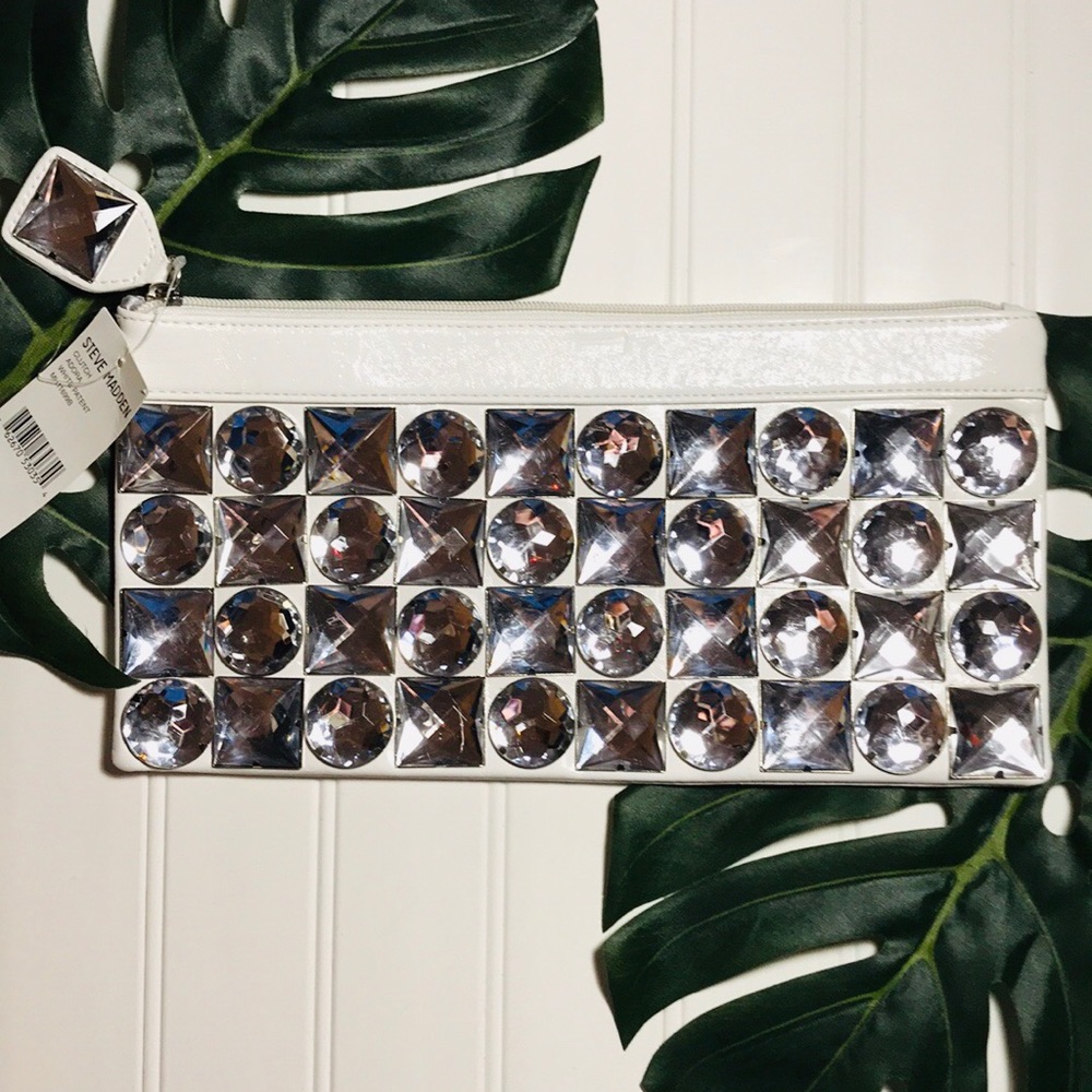 NWT Steve Madden - White “Adora” Clutch